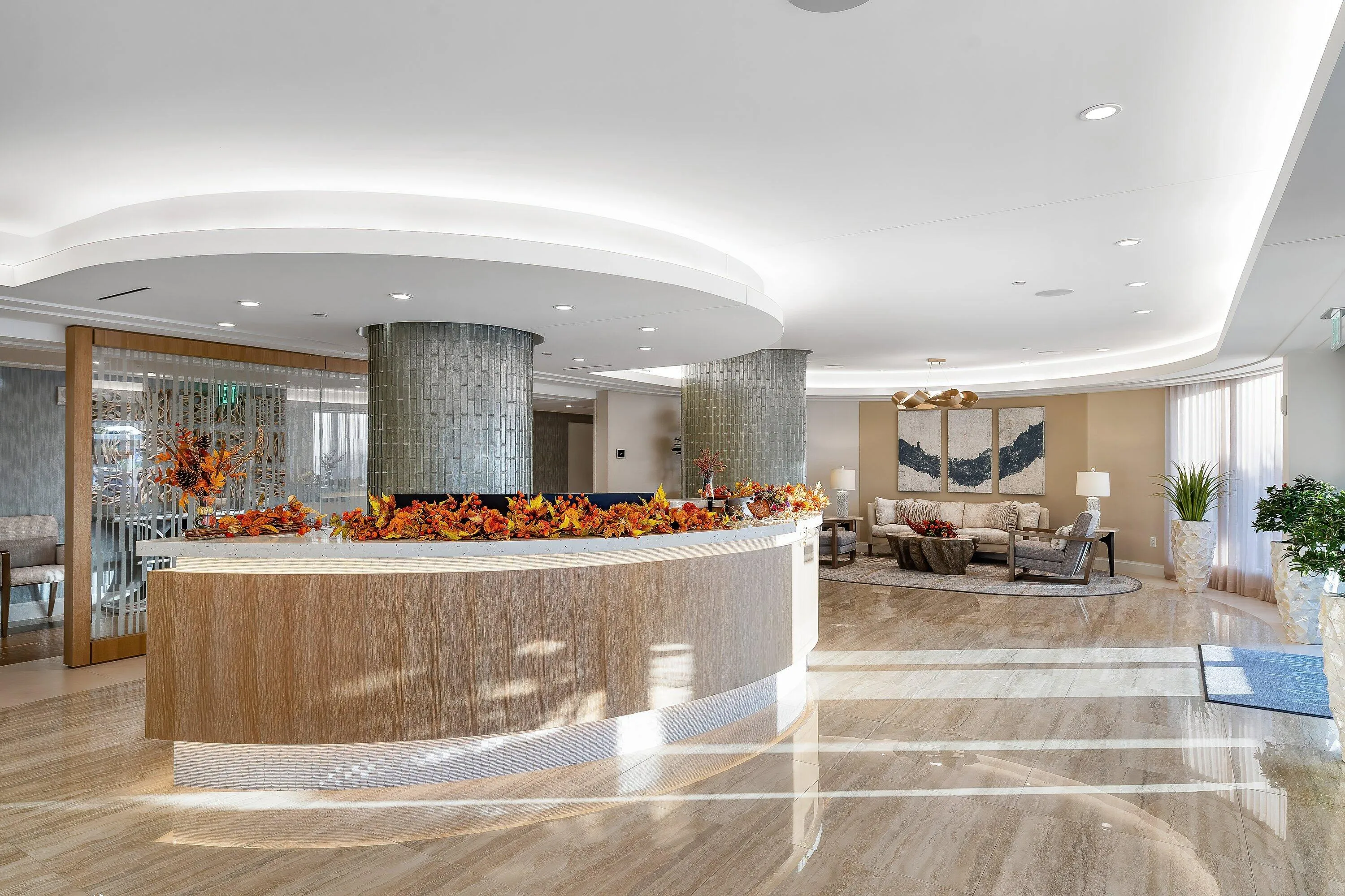 Gracious Lobby Entrance - 24/7 Door person