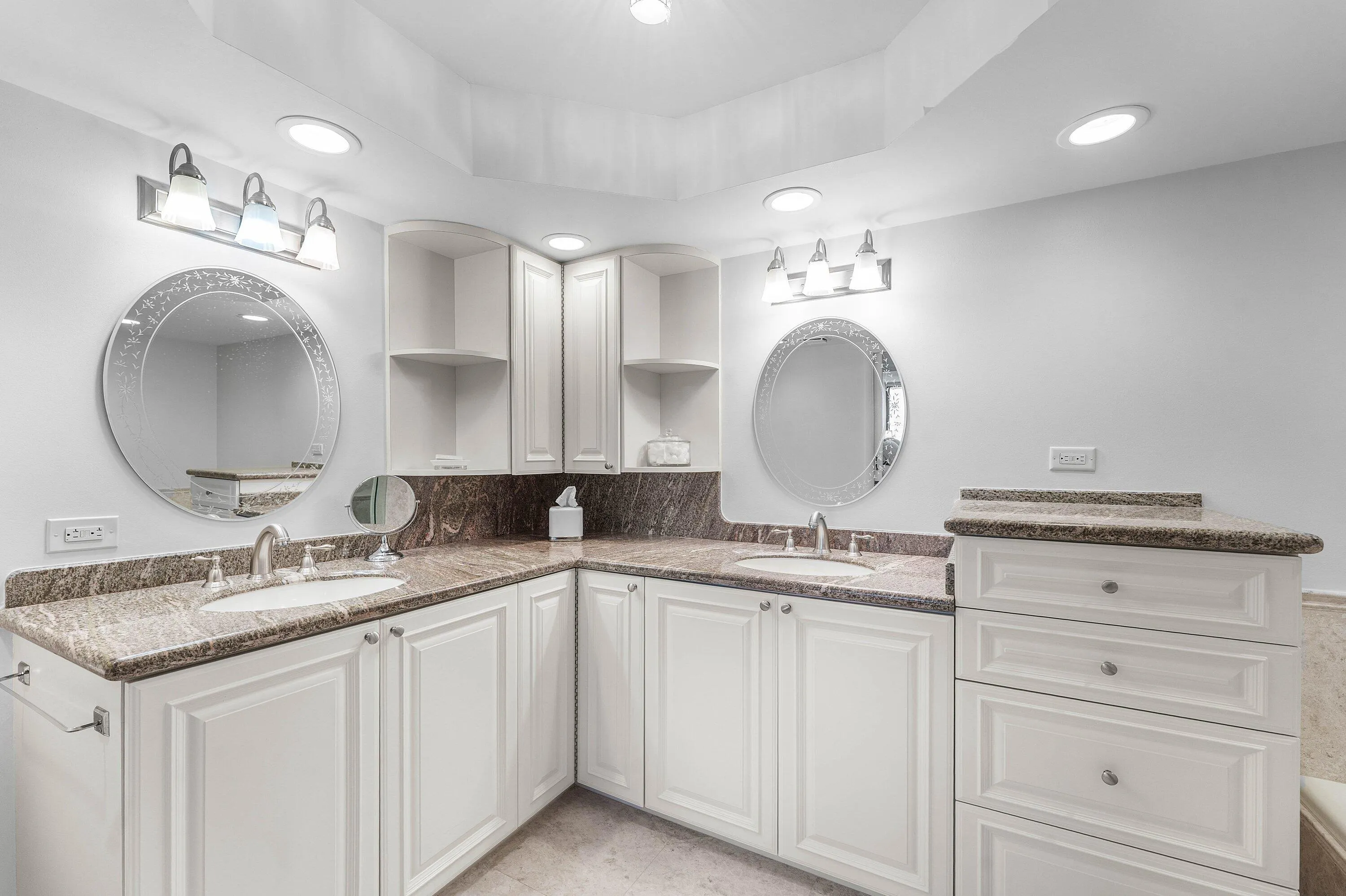 Primary Bath - Dual Sinks