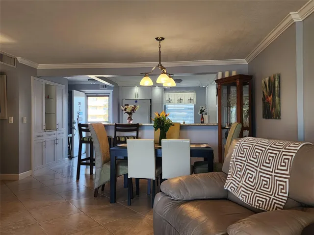 Living/dining combo