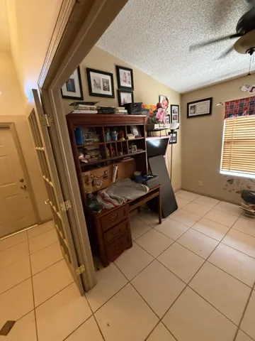 8164 Pelican 23