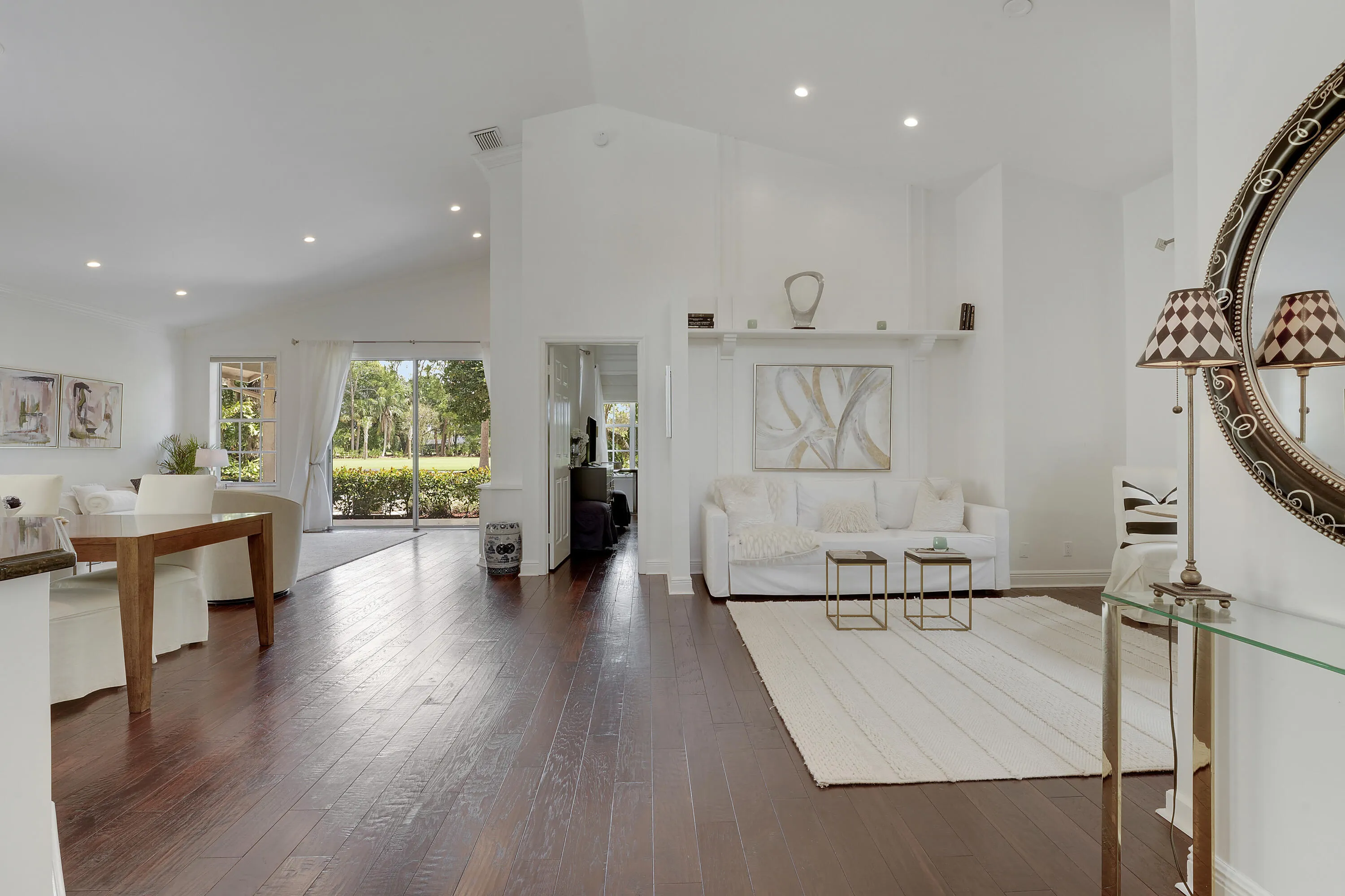 Vaulted Ceilings!