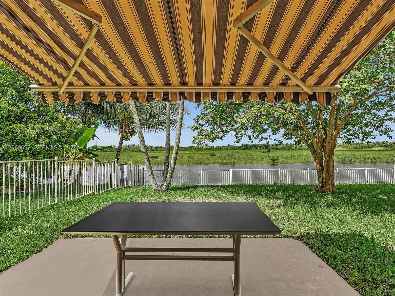 Convenient awning to enjoy outdoor living