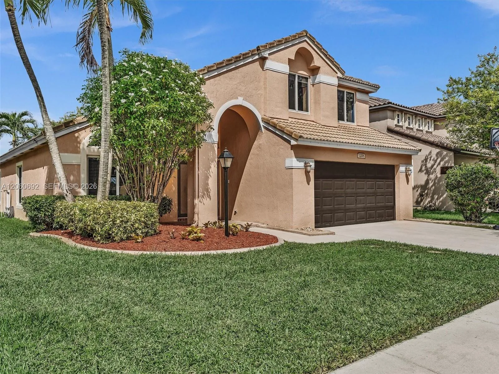 Spacious front yard