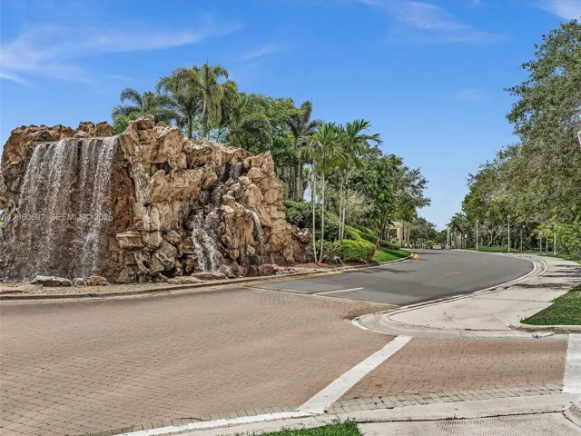 Pembroke Falls main entrance waterfall
