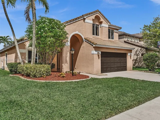 Spacious front yard