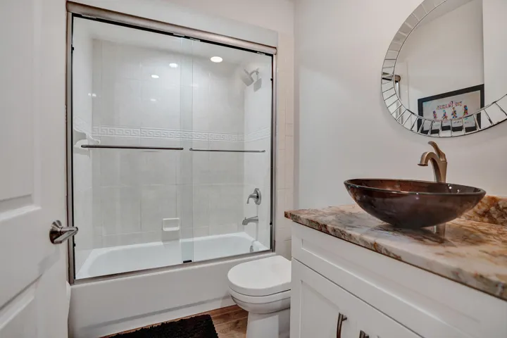 kids/ guest bath