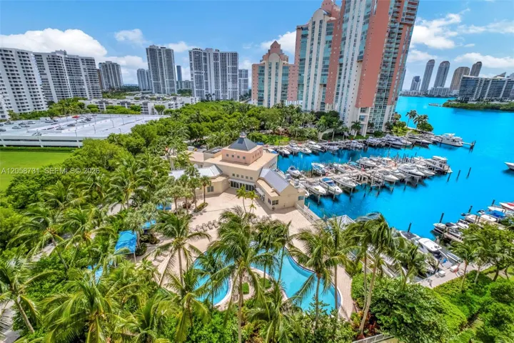 Spa building, 2nd pool, docks
