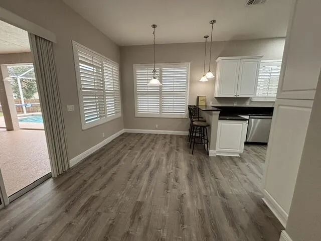 eat in kitchen area