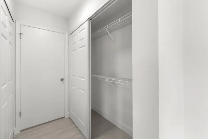 Closet2
