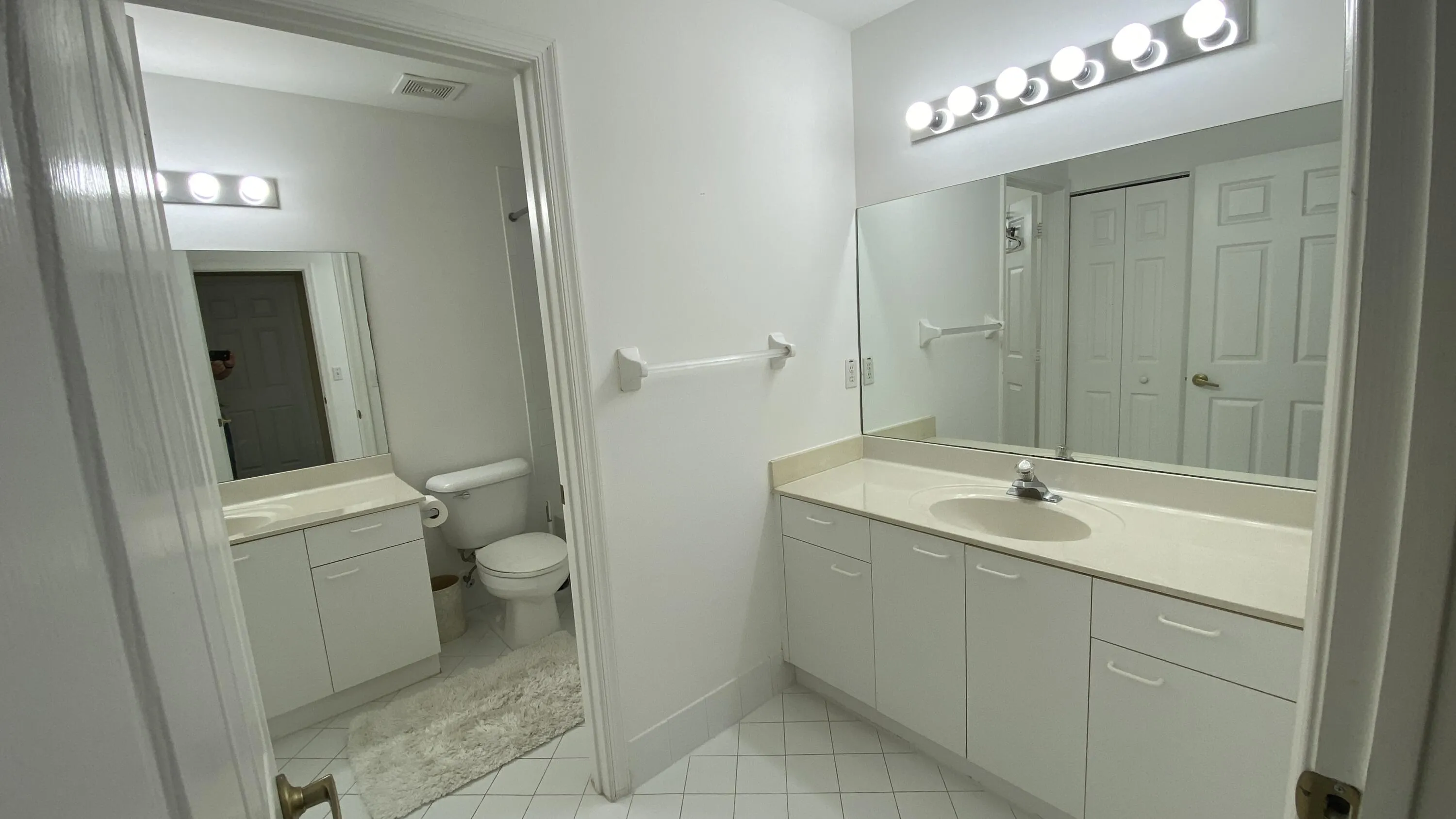 Full Bath Room 1