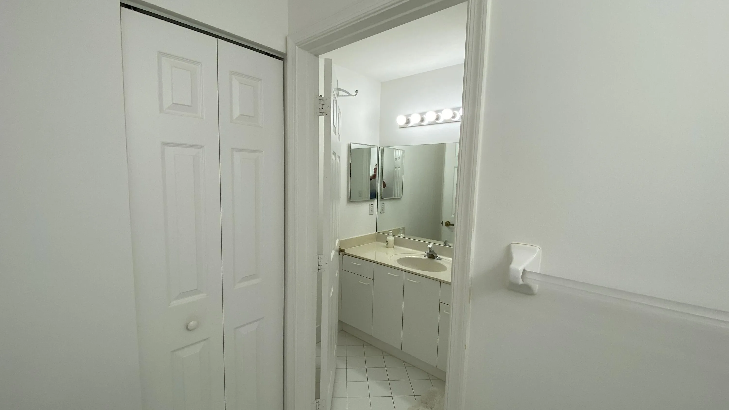 Full Bath Room 2