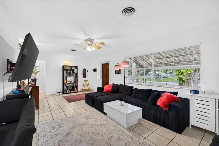 13-web-or-mls-699A2327