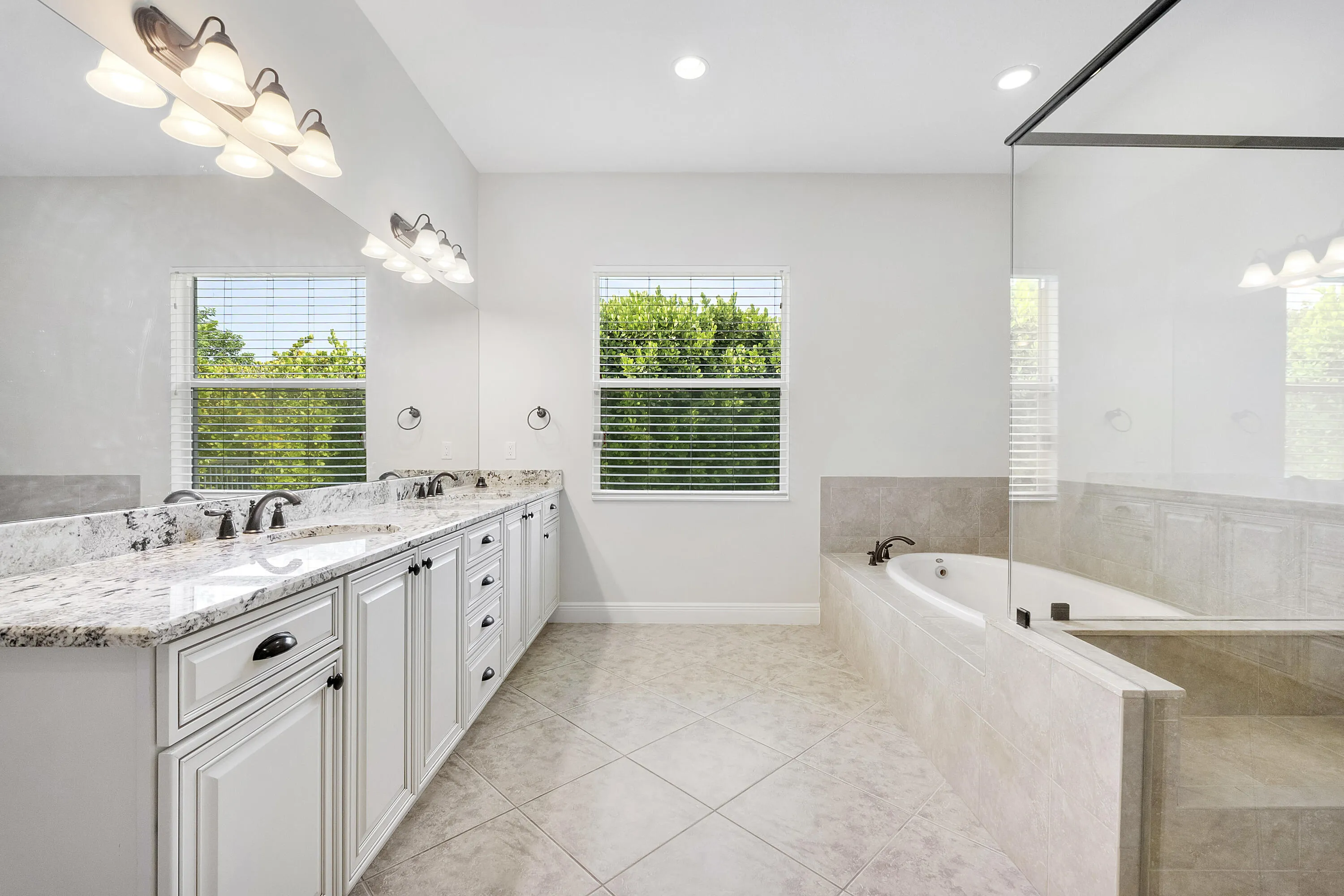 8050 Nw 121st Dr_051