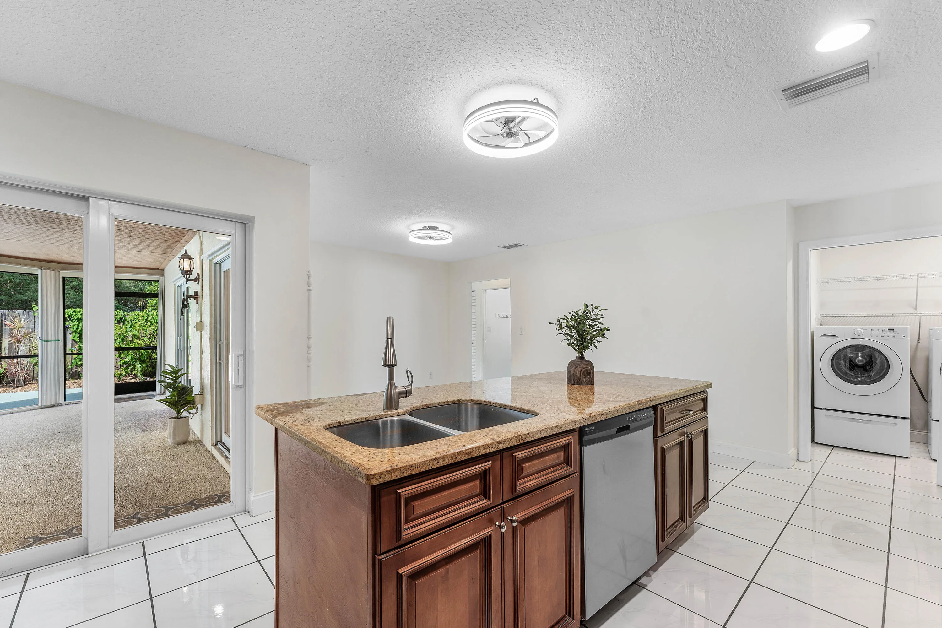 016-966Northwest37thAvenue-DelrayBeach-F