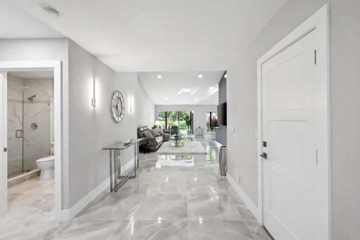 4847 Boxwood Circle - 4.jpg-SMALL