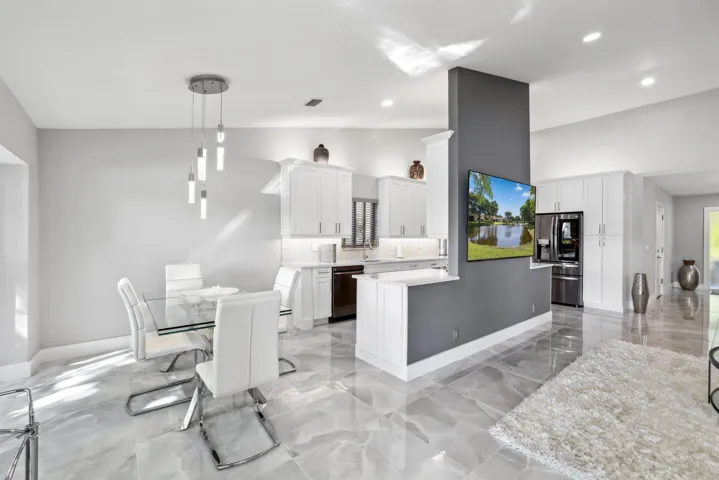 4847 Boxwood Circle - 10.jpg-SMALL