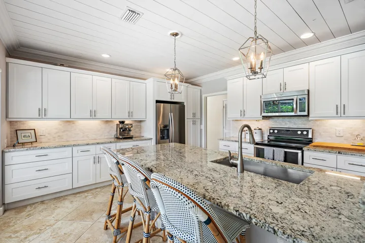 3 Loggerhead Ln-11
