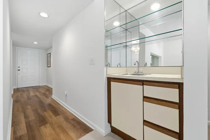 WET BAR