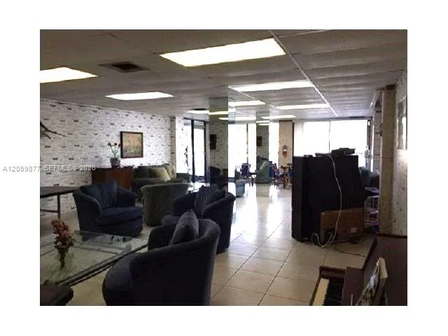 Marina Lounge