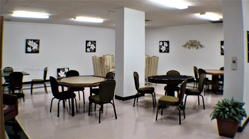 CARD ROOMS WITH WIFI