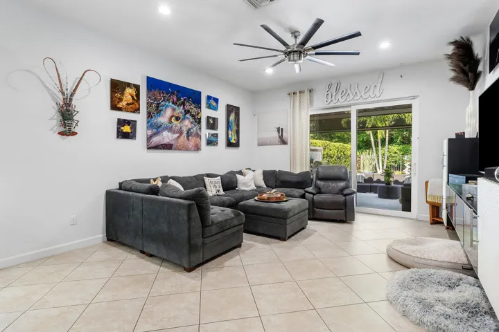 011-7877PatriotStreet-LakeWorth-FL-33463