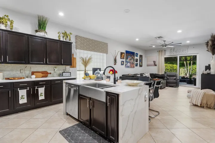 008-7877PatriotStreet-LakeWorth-FL-33463