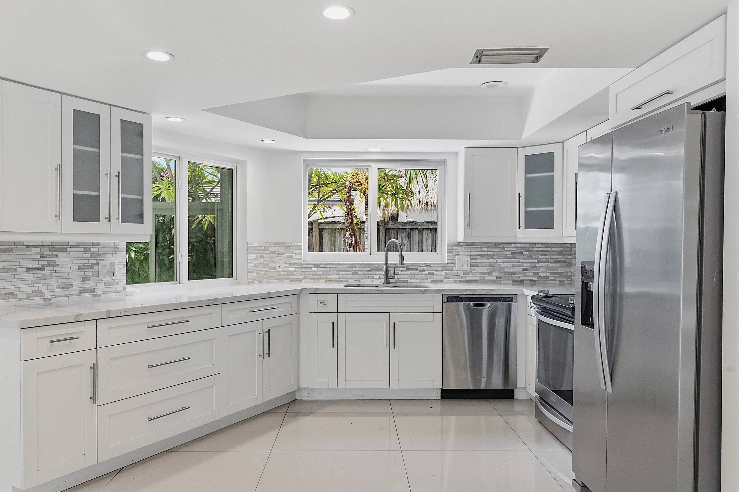 2910 NE 40th Ct - - 012