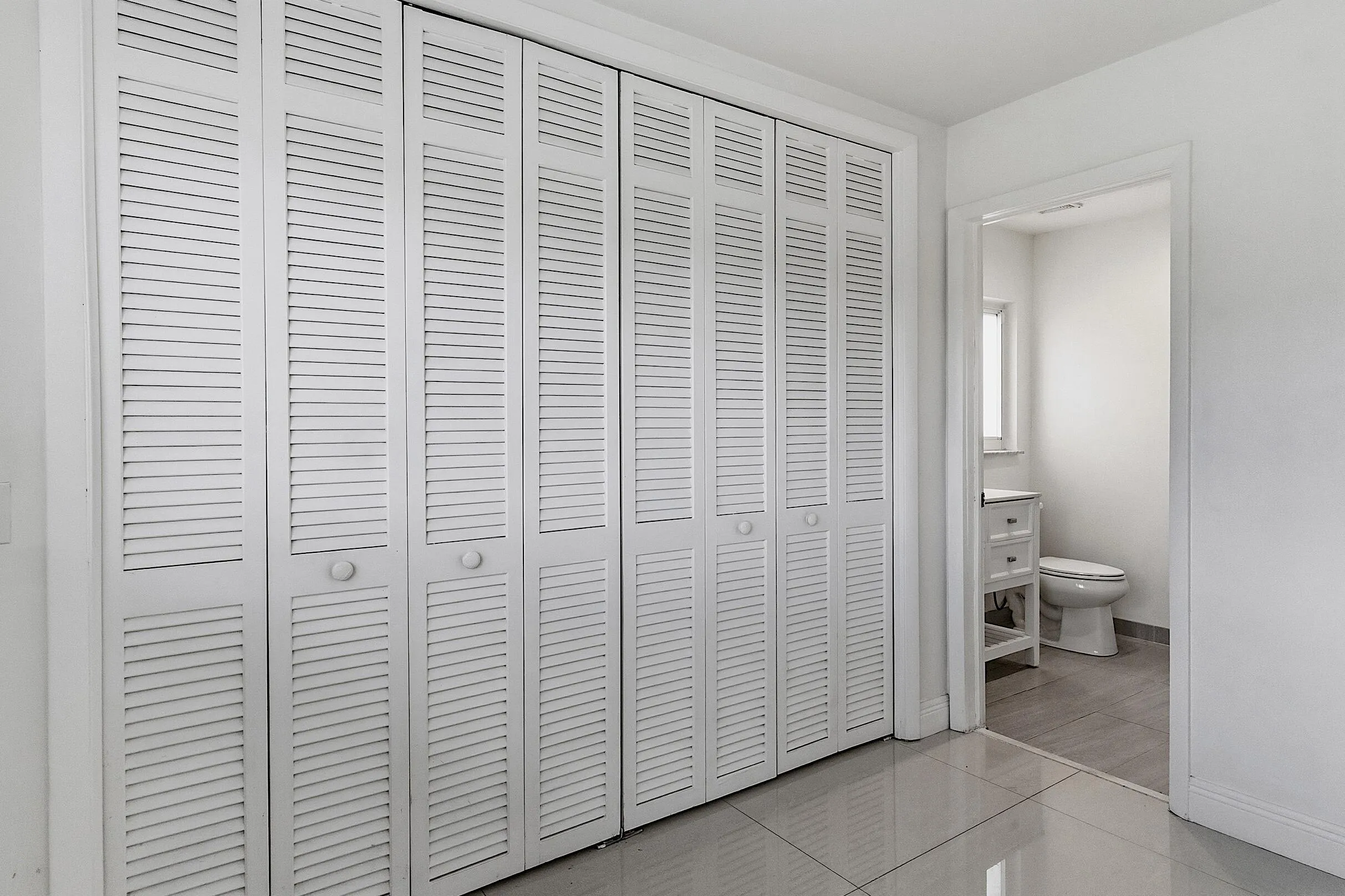 2910 NE 40th Ct - - 029