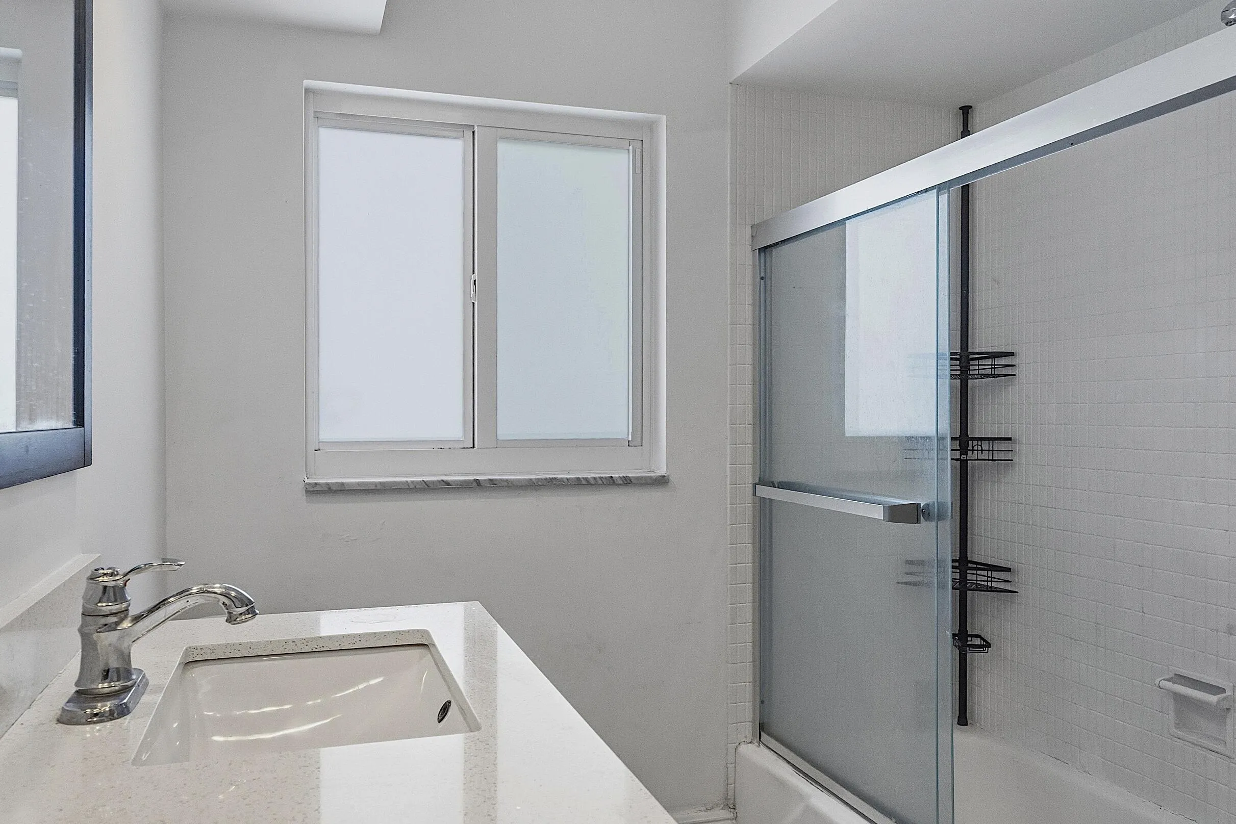 2910 NE 40th Ct - - 019