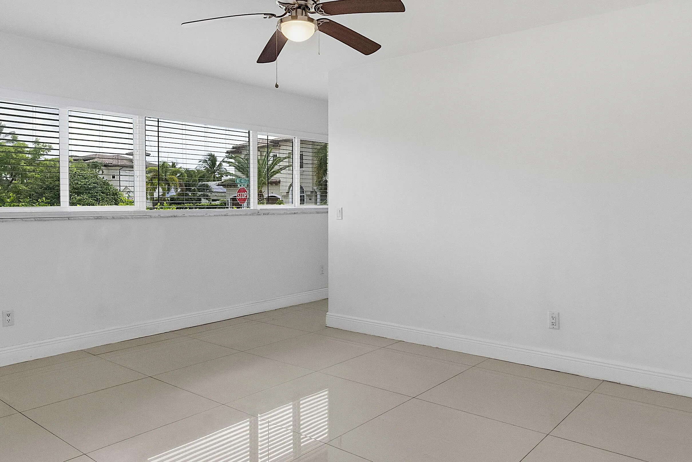 2910 NE 40th Ct - - 026