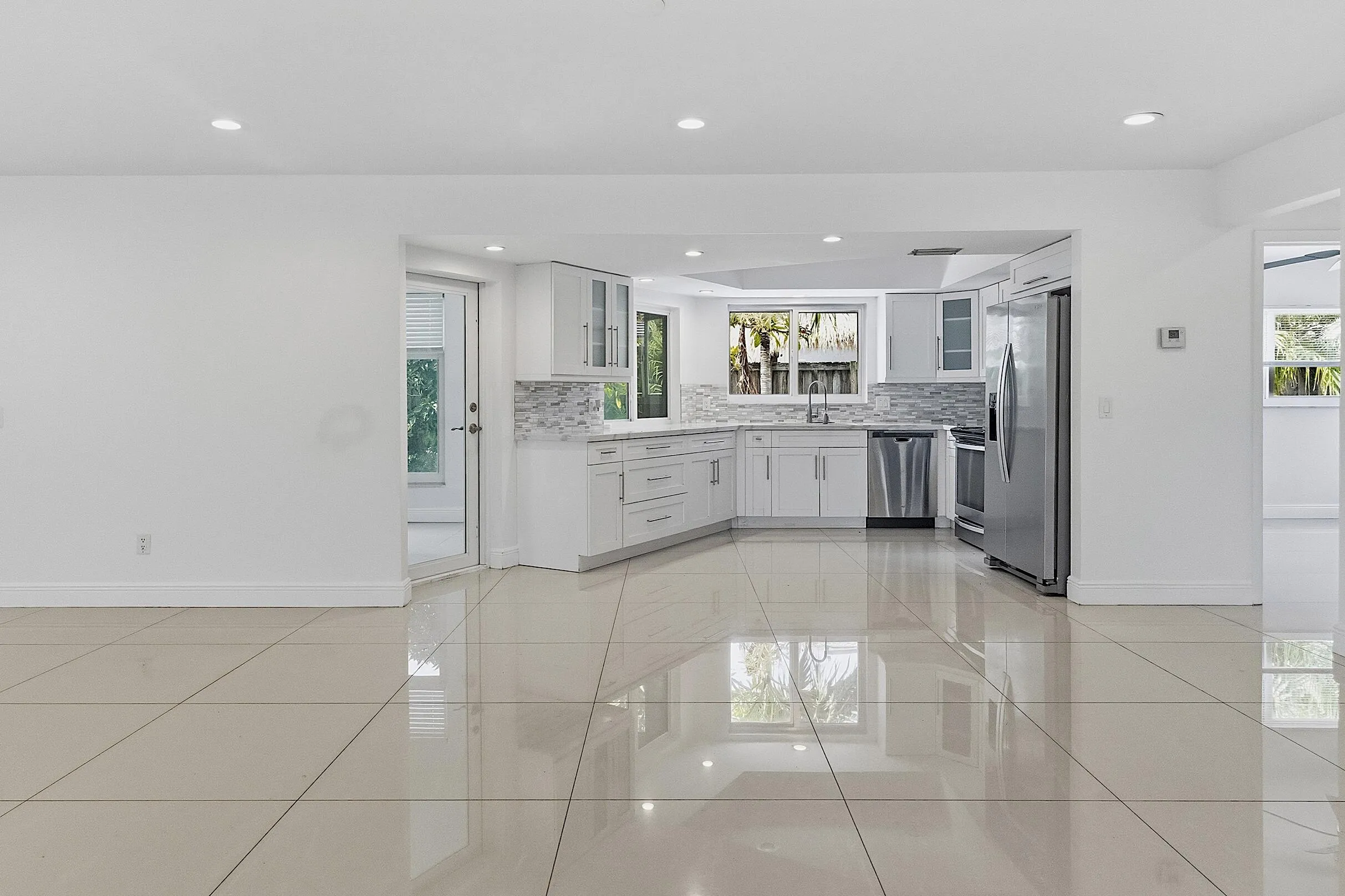 2910 NE 40th Ct - - 007