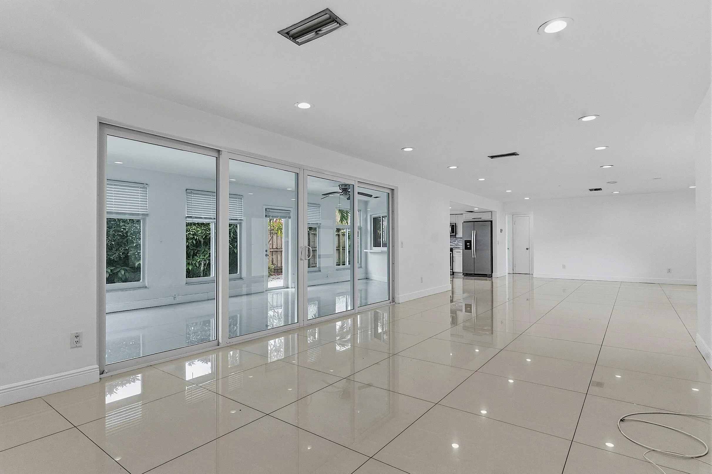 2910 NE 40th Ct - - 034