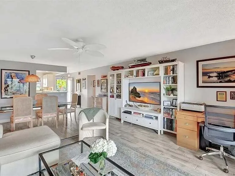Main Living Area 6