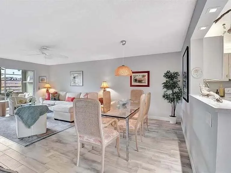 Living/Dining Area