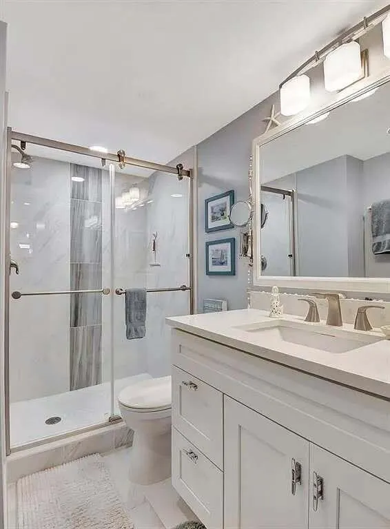 Ensuite Bath 2