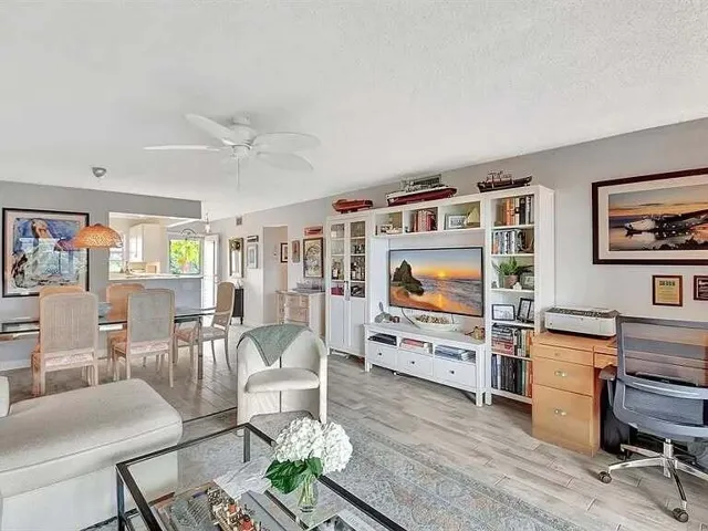 Main Living Area 6