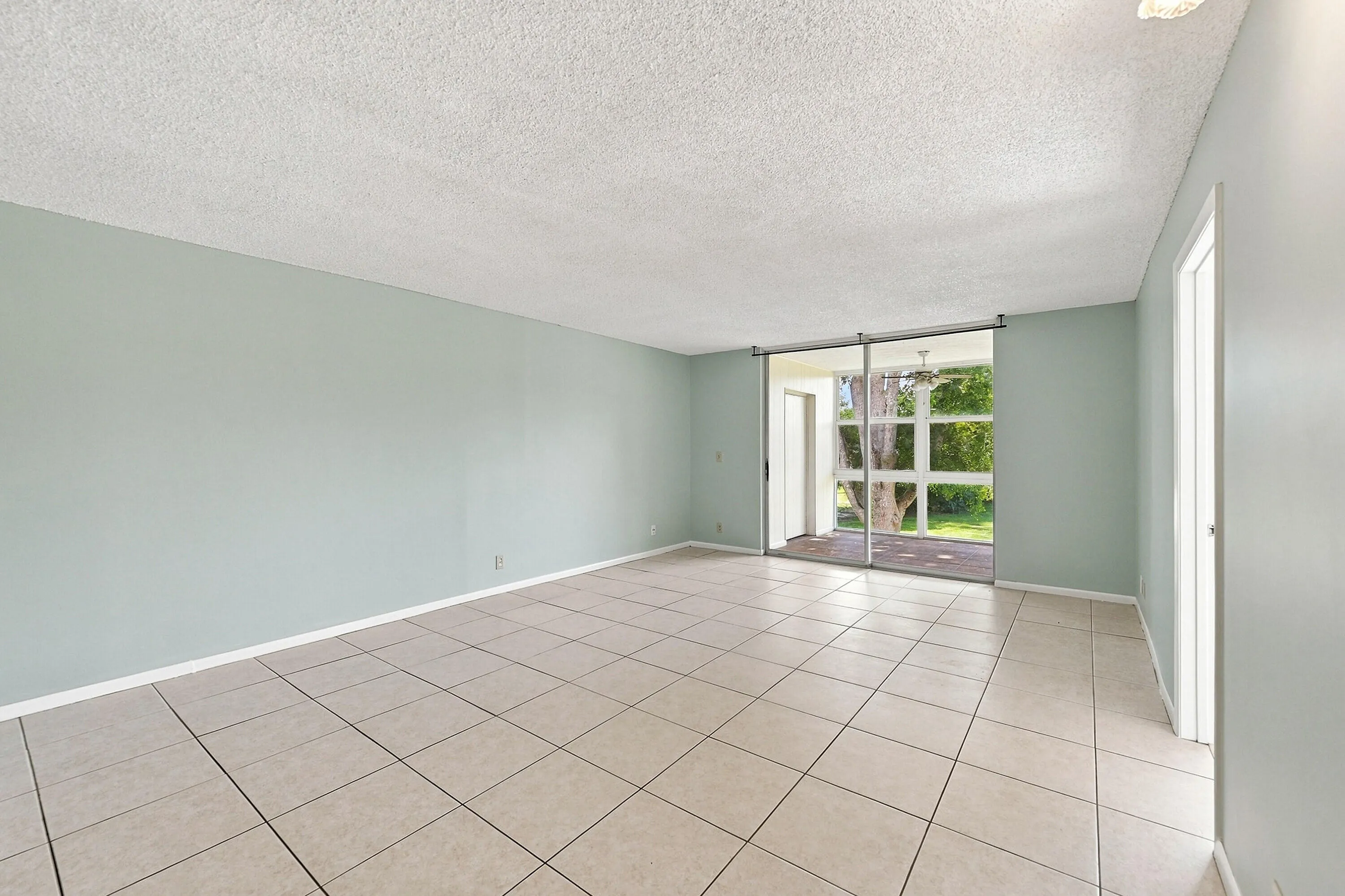 12_living room