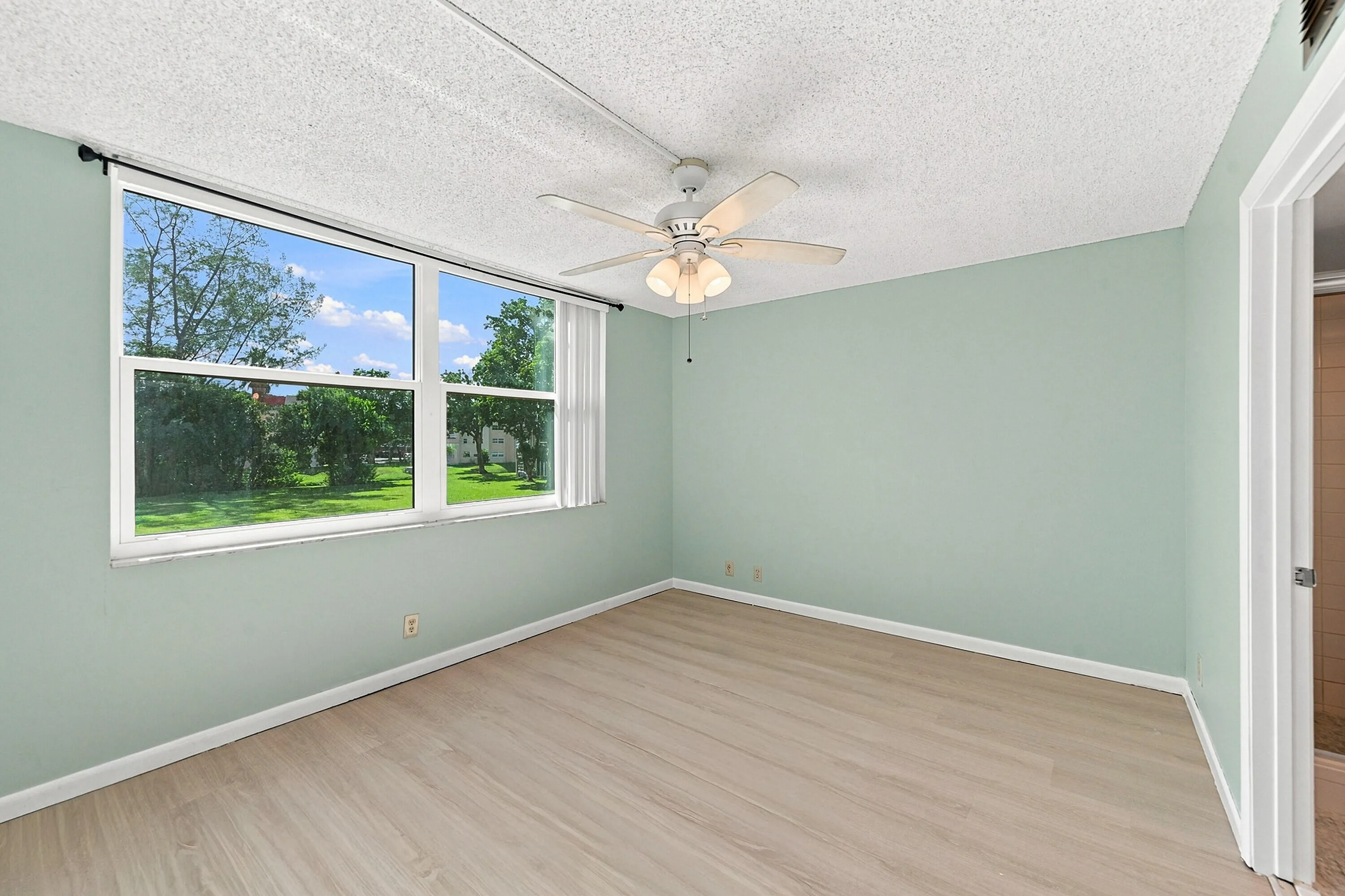 16_primary bedroom