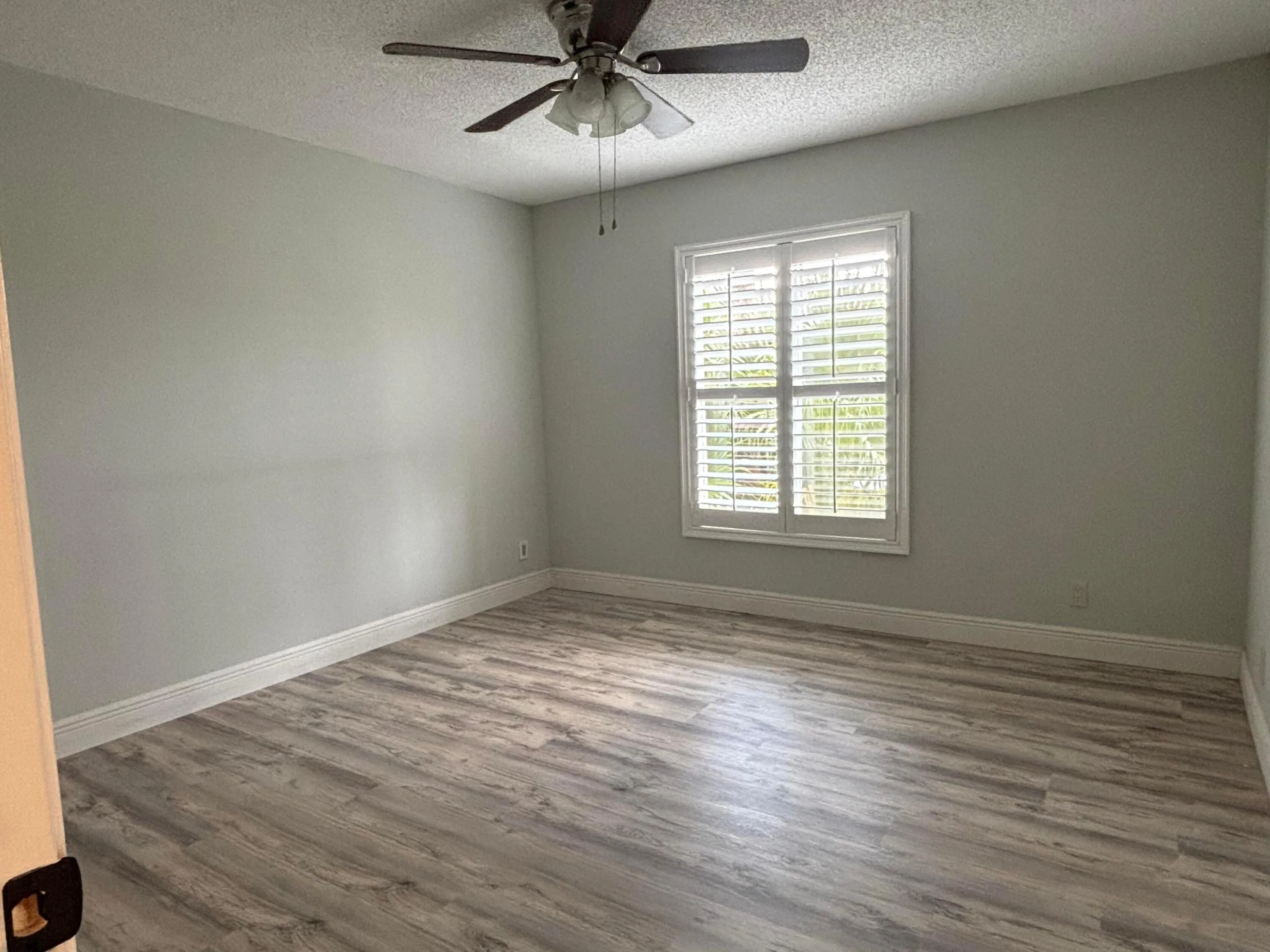Primary bedroom/plantation shutters