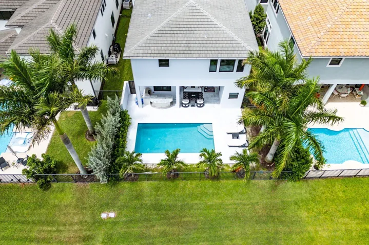071-9022ChauvetWay-BocaRaton-FL-33496-SM
