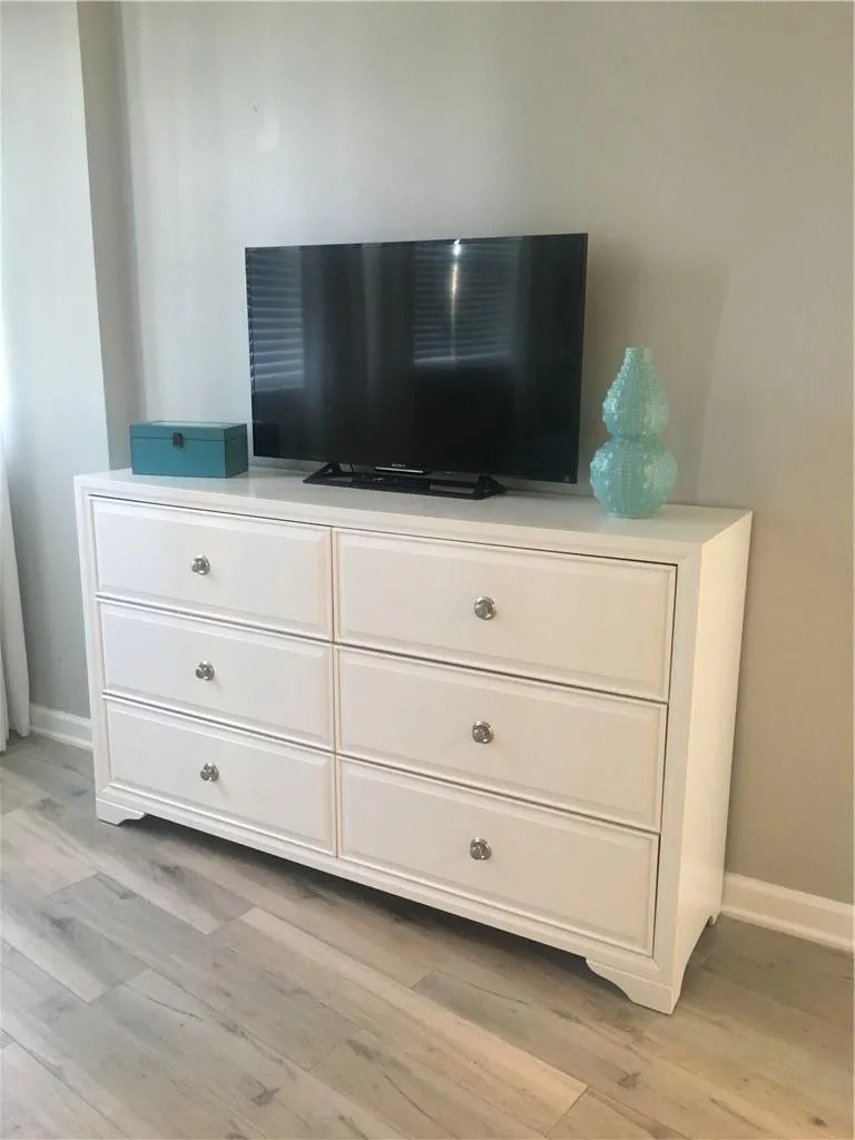 3250 NE 28th St - - 010 - Copy