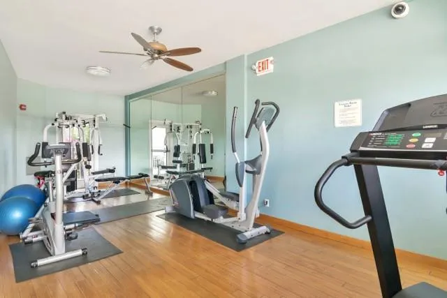 3250 NE 28th St - - 027