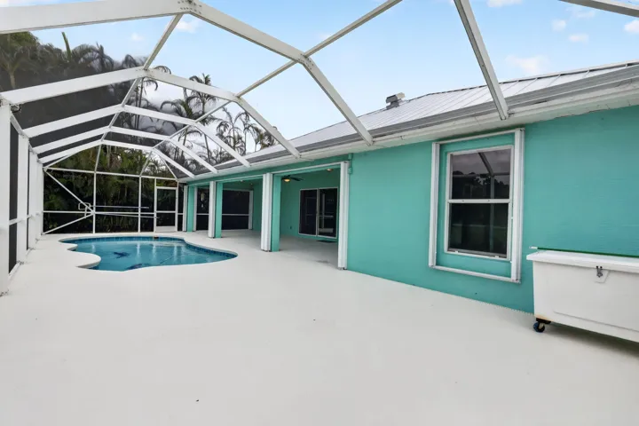 Pool/Lanai