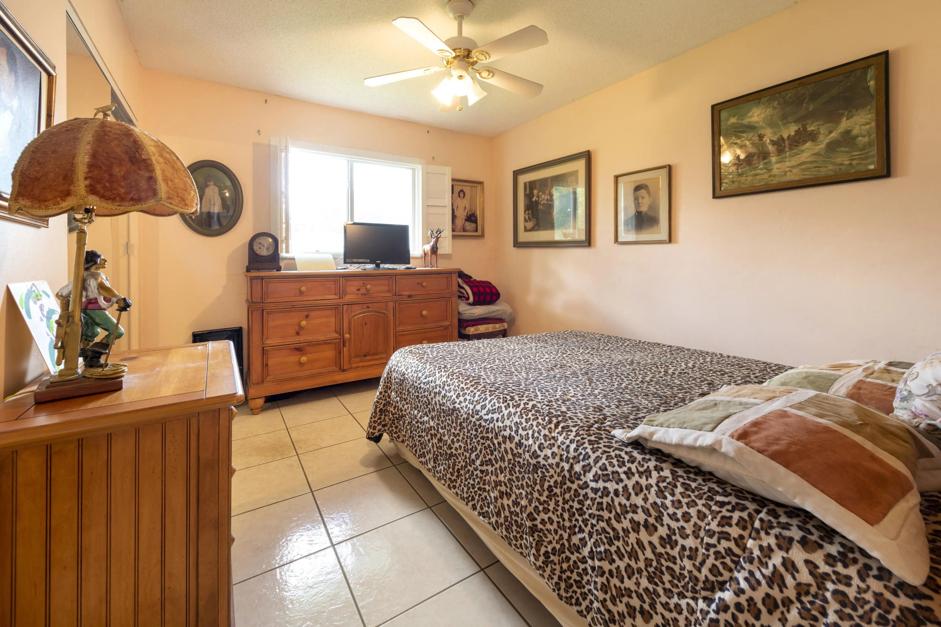 1st bedroom