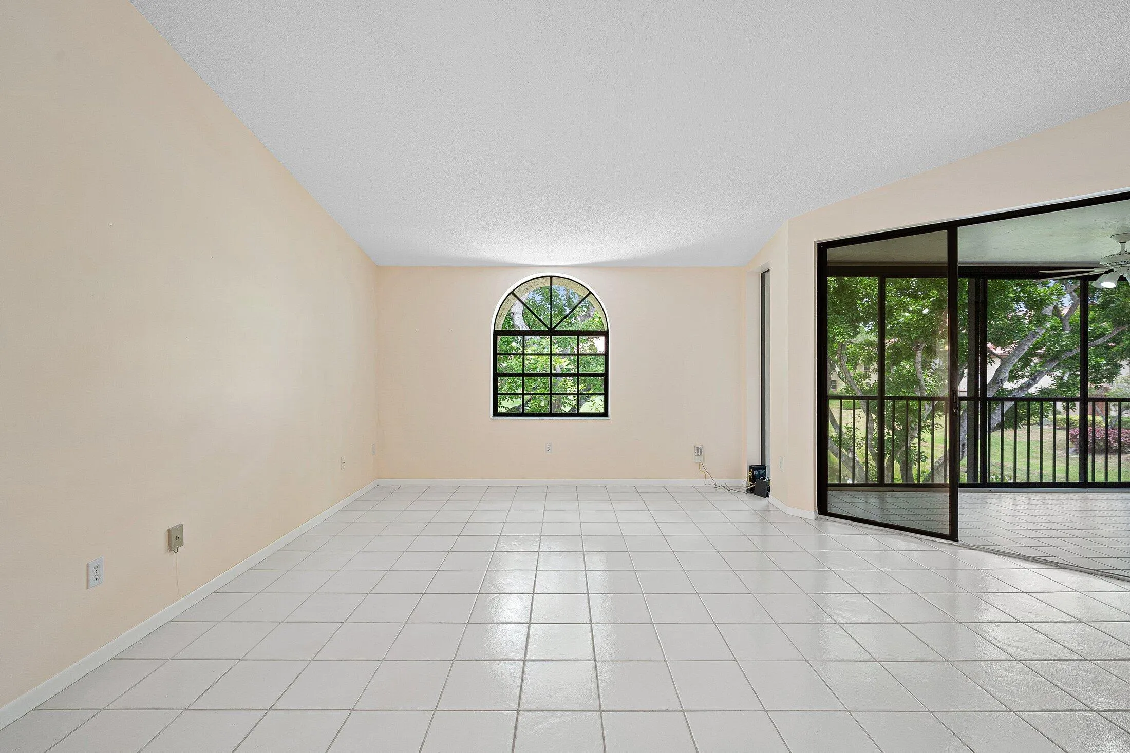 010-5115EuropaDrive-BoyntonBeach-FL-3343