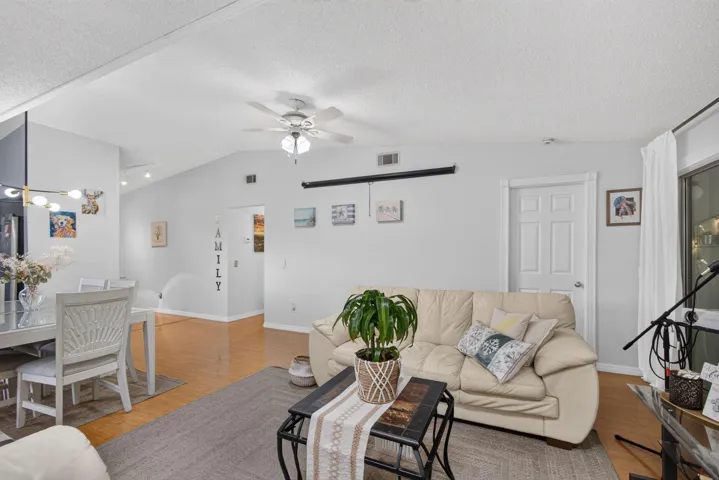 17-web-or-mls-5D1A9511