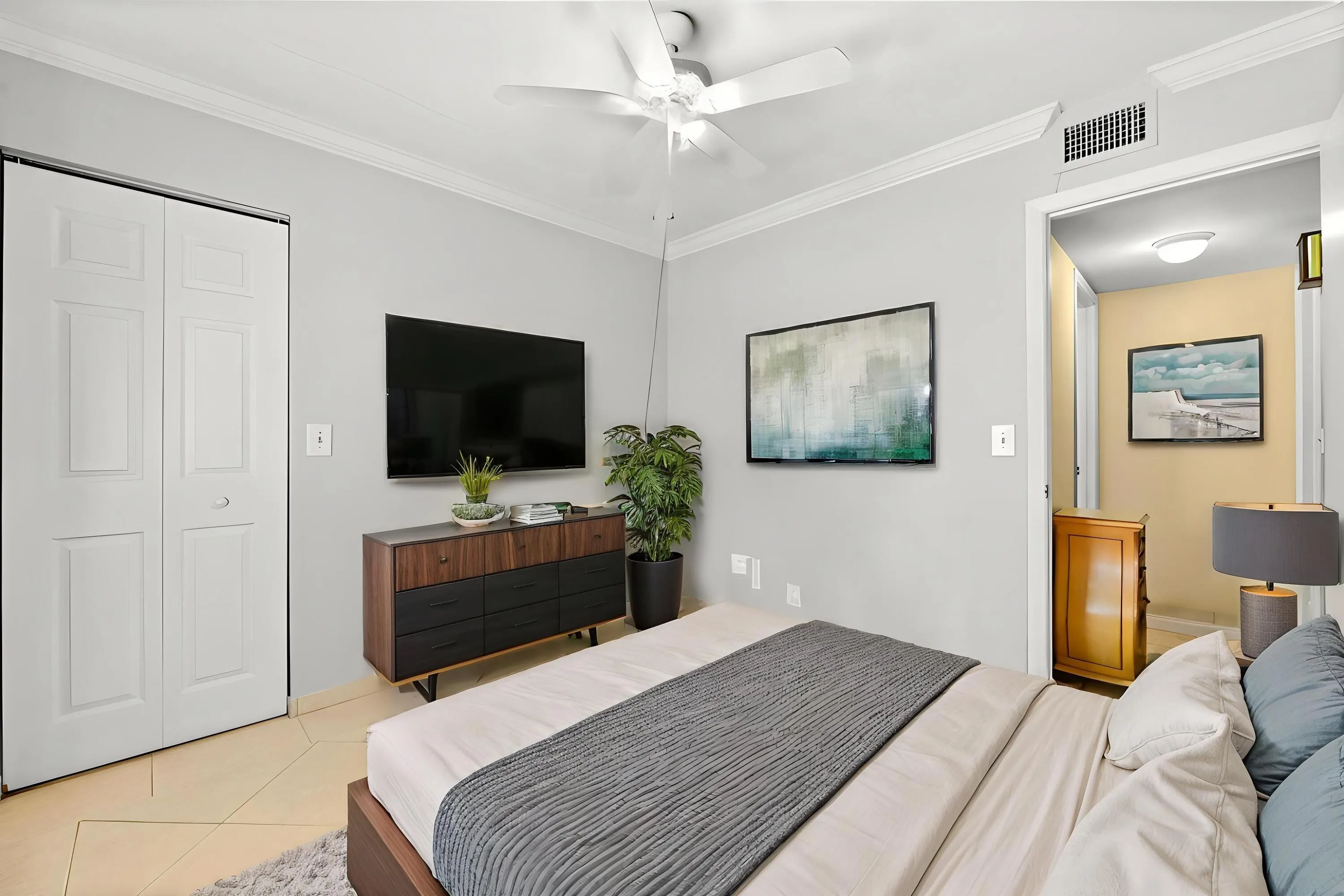 17-bedroom-02_VS_decl