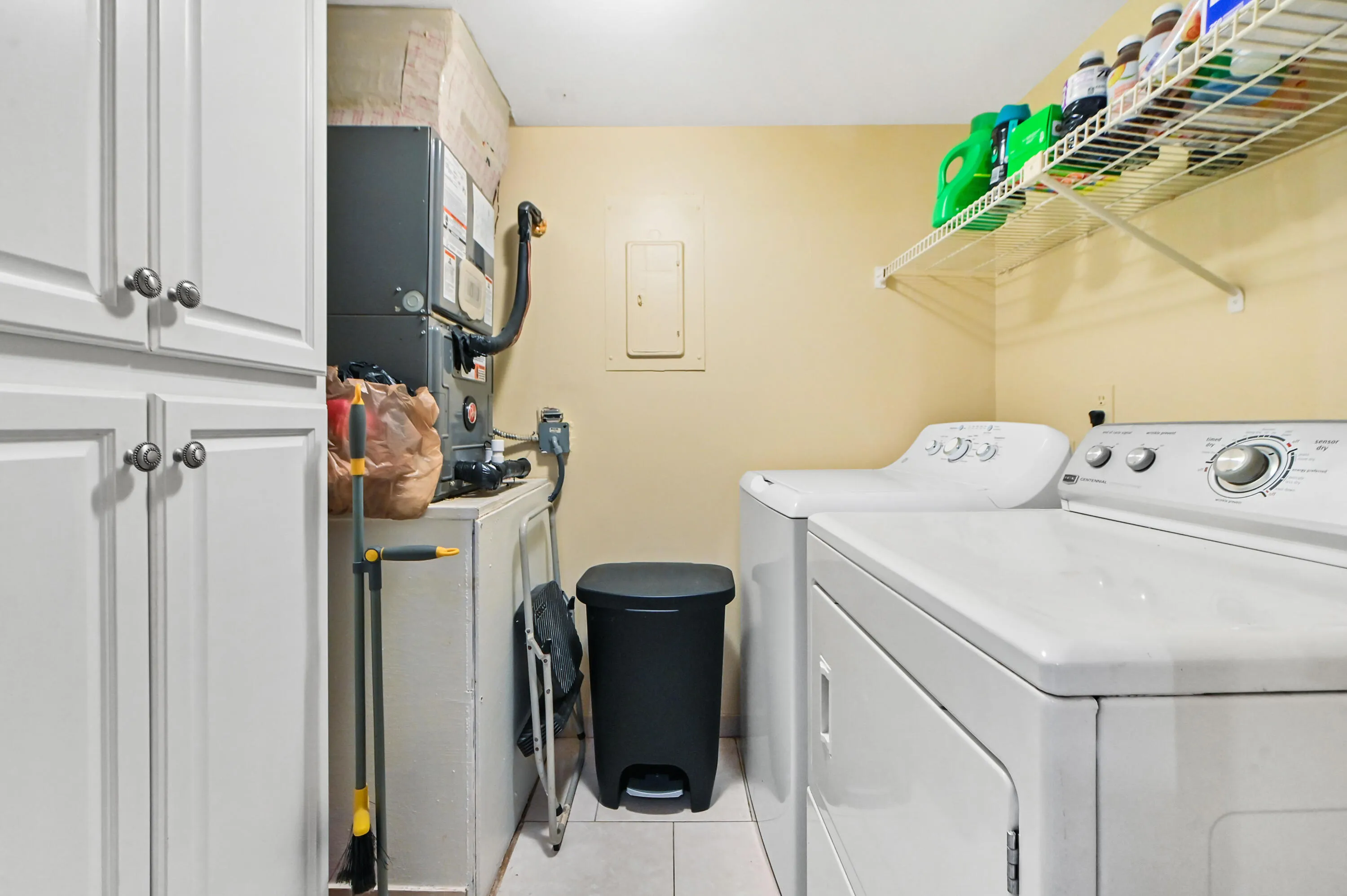 15 laundry room 01