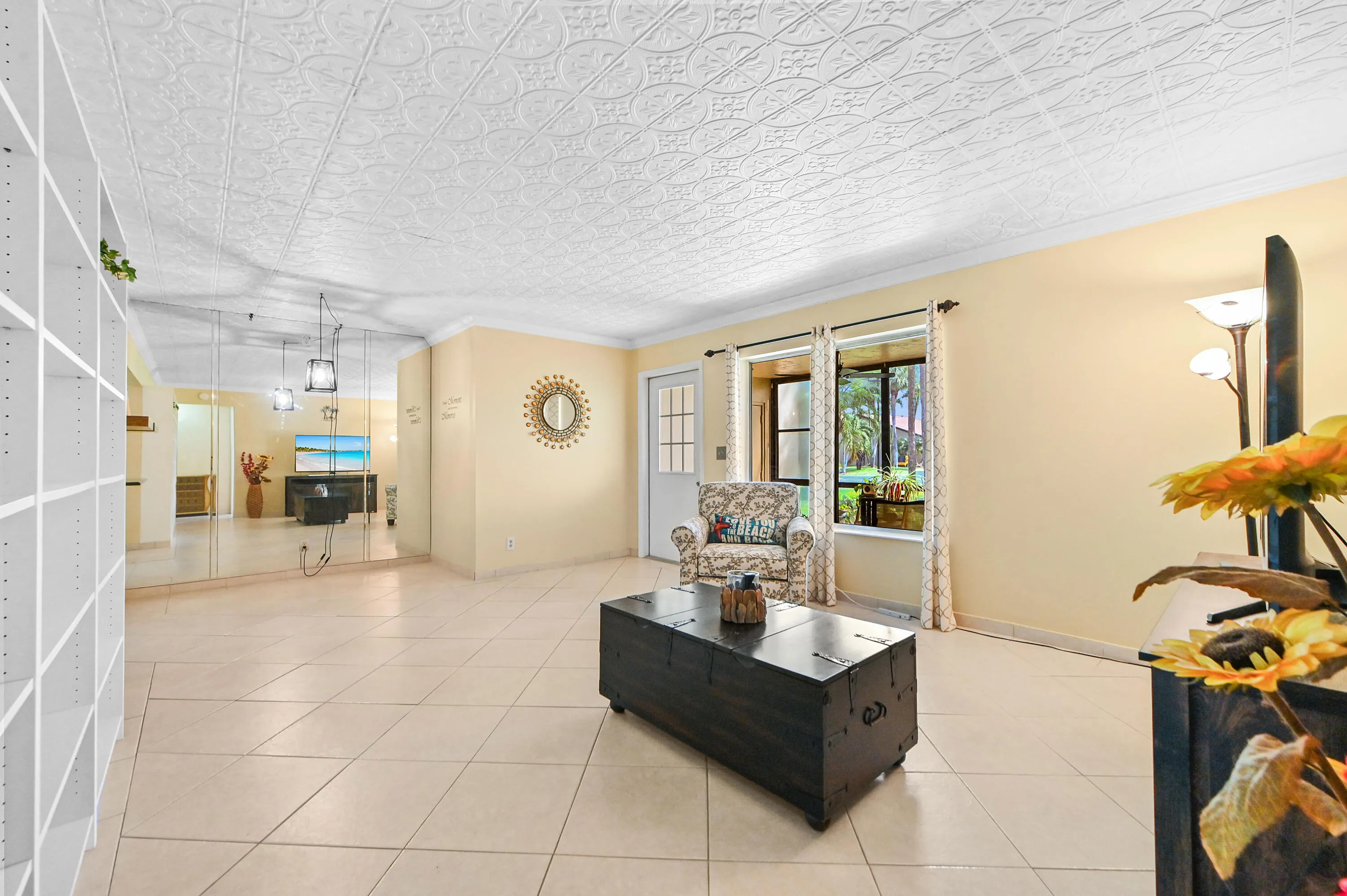 07 Living Room 04