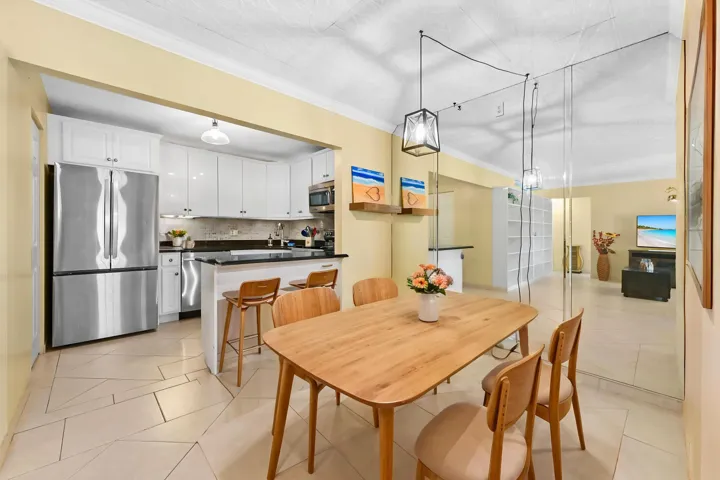 09-Dining-Room-01_VS